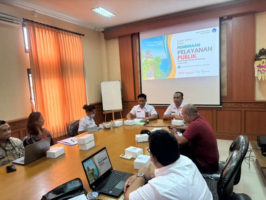 Pembinaan Pelayanan Publik di Kecamatan petang
